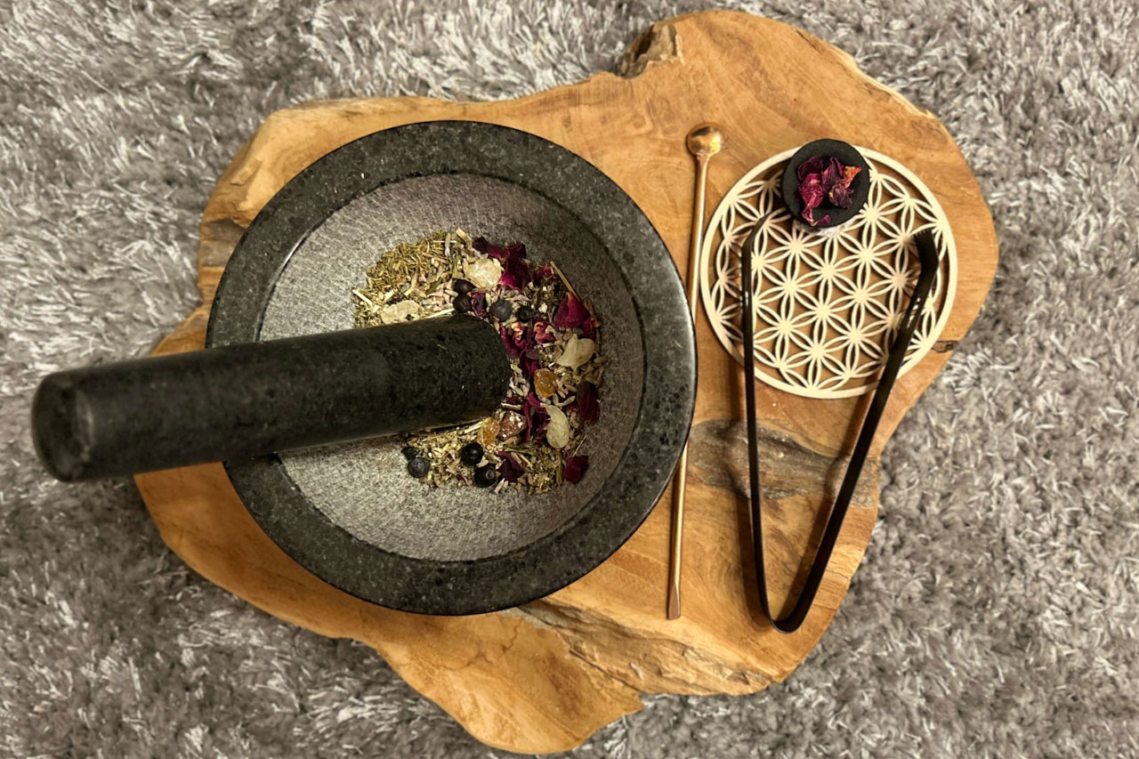 ausraeuchern-lassen-kranknheiten-umzug-verstorbene-menschen-bei-Sandra-Lugmayr-Haidershofen6-scaled